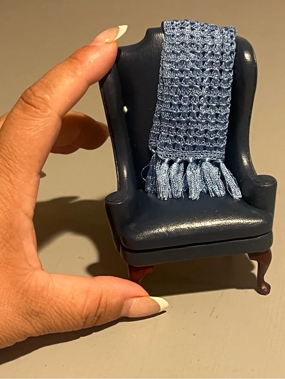 ✨ Vintage Miniature Armchair – Collectible Dollhouse Chair ✨